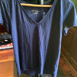 Lilly Pulitzer NWOT Navy V Neck Tee
